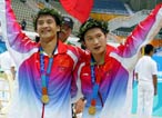 2004年8月15日，仅仅搭档一年的田亮和杨景辉在雅典奥运会首日跳水比赛中凭借稳定发挥与默契配合，将男子10米台双人金牌收入中国队囊中。