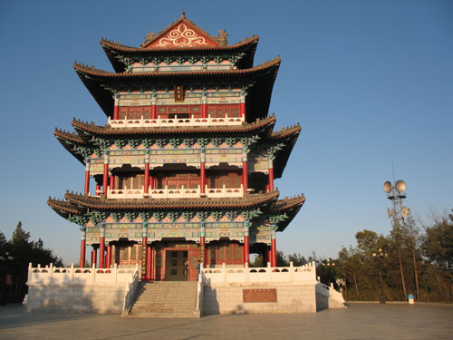 双鸭山:改造棚户区 调整经济结构 建设和谐城市