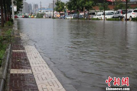 西安一日“穿越”暴雨冰雹彩虹天