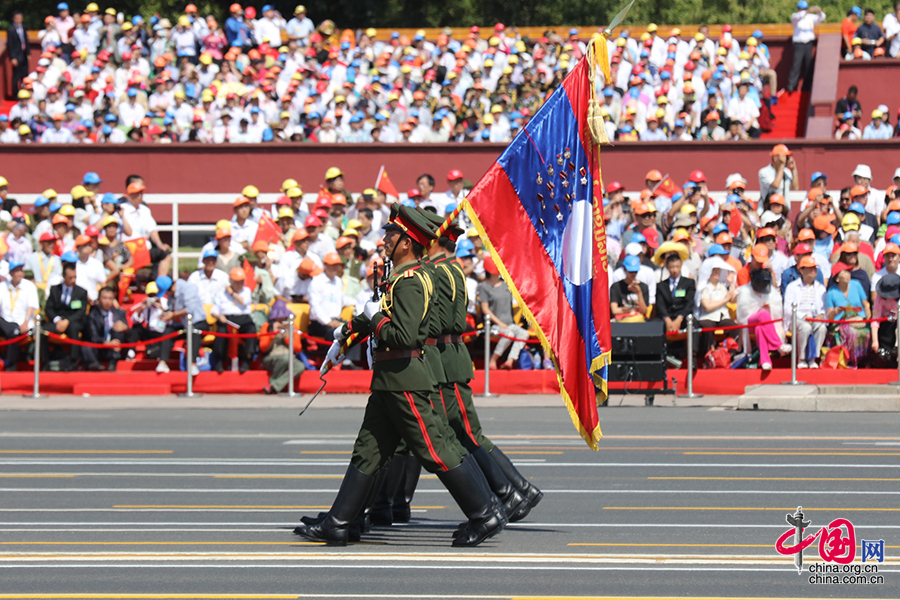 老挝人民军代表队[组图]