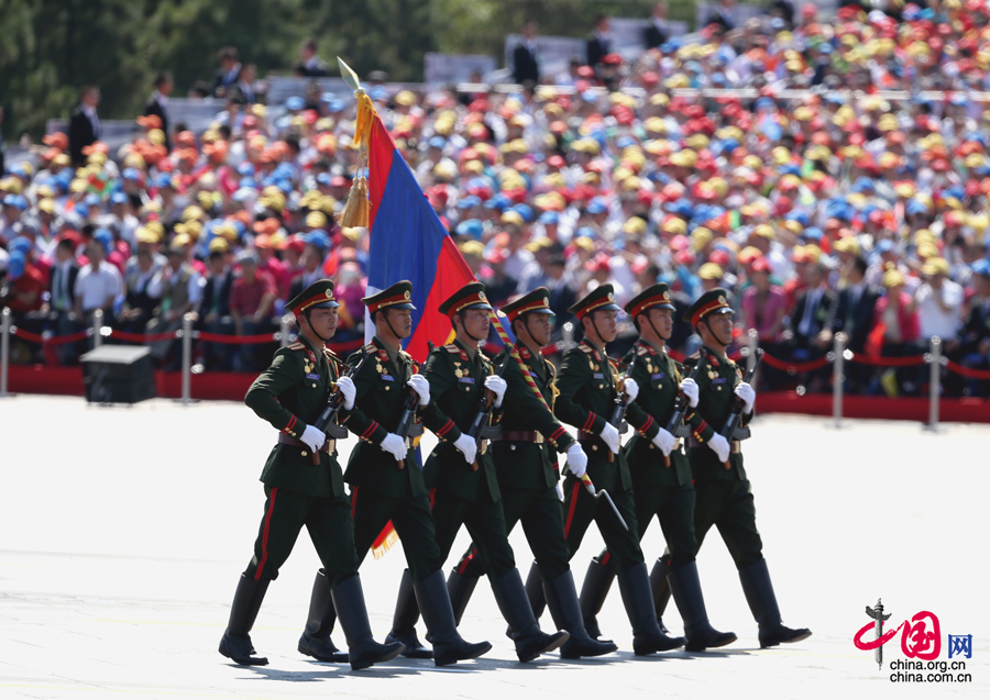 老挝人民军代表队[组图]